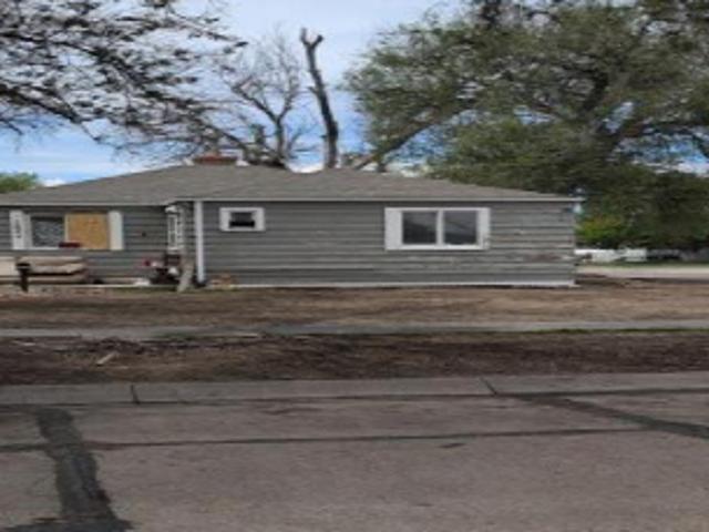 Ave E