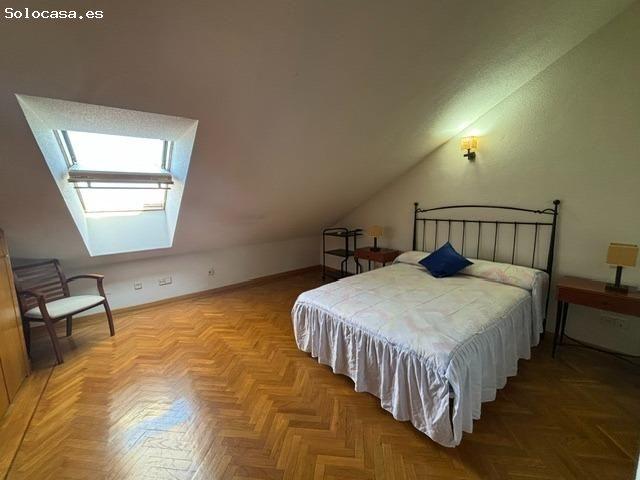 Ave. Europa. Dúplex con 2 habitaciones AMUEBLADO!. Garaje