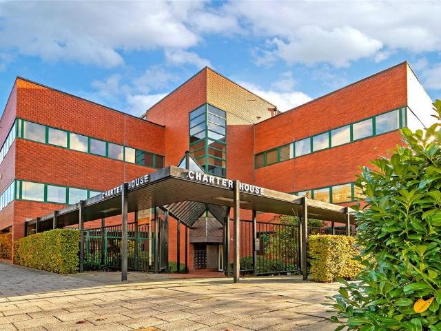 Avebury Boulevard, Central Milton. 2 bed apartment to rent £1,400 pcm £323 pw