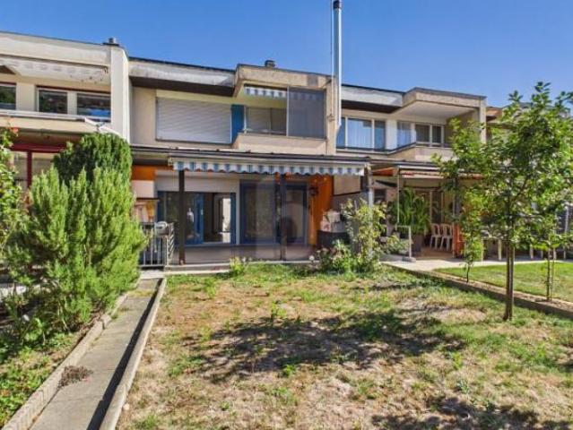 AVEC JARDIN ET ASSEZ D'ESPACE POUR TOUTE LA FAMILLE