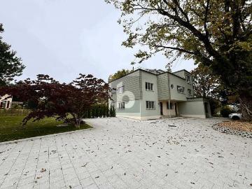 AVEC ROOFTOP ET JARDIN DE 671M2 IDÉAL COLOCATION