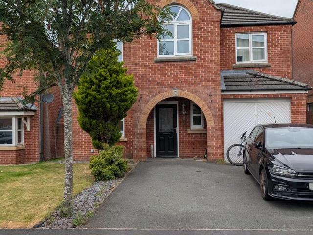 Aveley Gardens, Wigan WN3 4 bed detached house to rent £1,300 pcm £300 pw