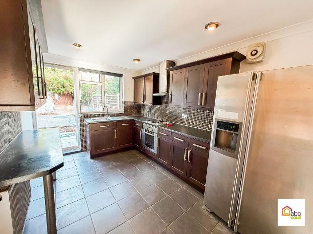Aveley Road, Romford RM1, 3 bed terraced house to rent, £2,100 pcm | PrimeLocation