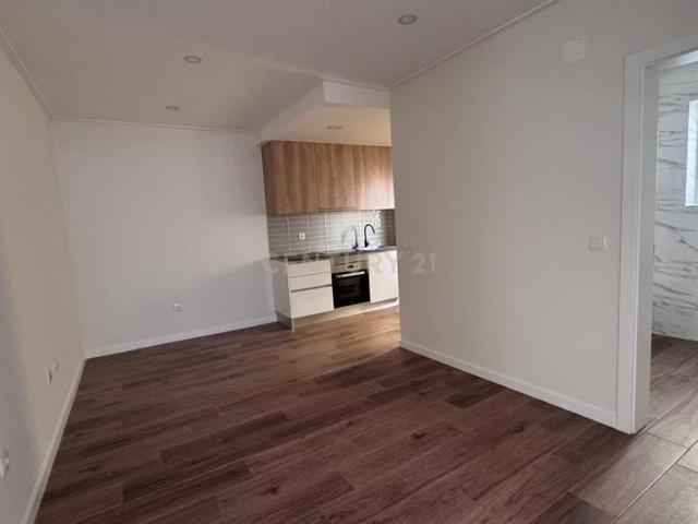Avenida Afonso de Albuquerque, Alhandra, Lisbon 2600 400