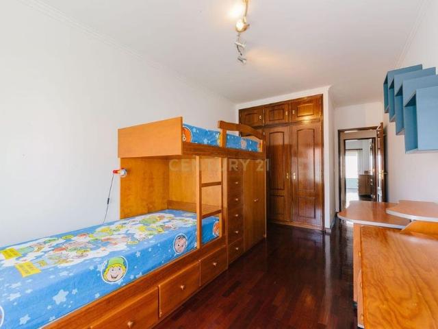 Avenida da Liberdade 30, Ramada, Portugal, Ramada e Caneças, Porto 2620 316