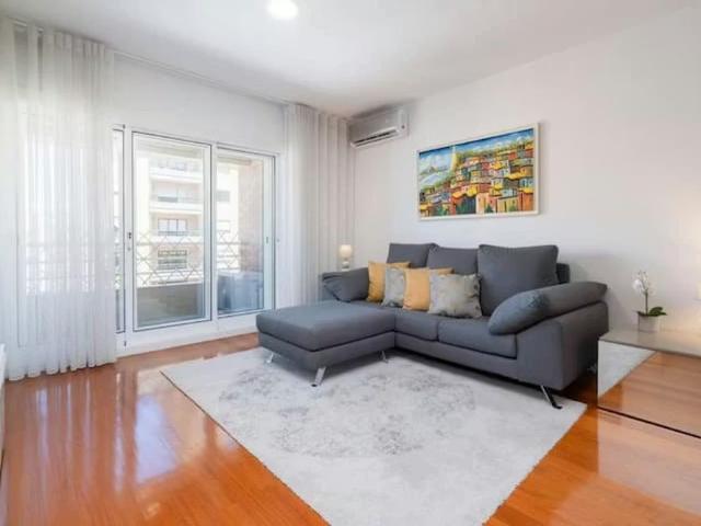 Avenida da República, Matosinhos, Aveiro 4450 240