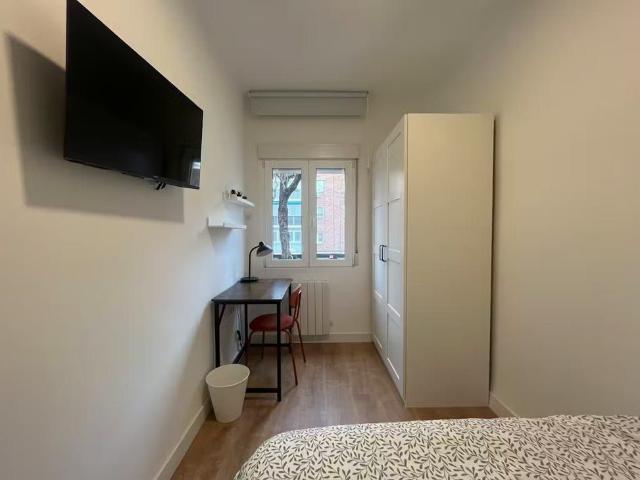 Avenida de Oporto, Madrid, Community of Madrid 28019
