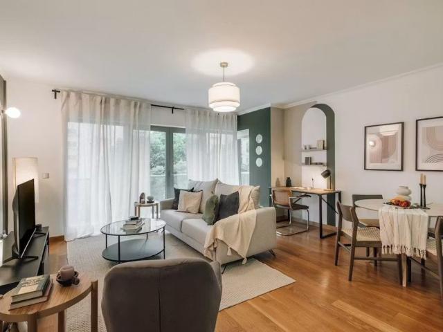 Avenida de Berna, Lisbon, Lisbon 1050 053