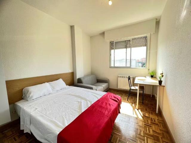 Avenida de Brasilia, Madrid, Community of Madrid 28028