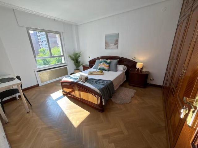 Avenida de El Ferrol, Madrid, Community of Madrid 28029