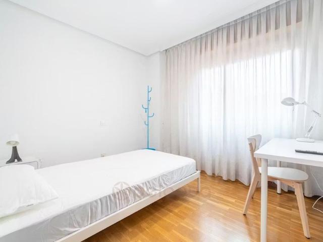 Avenida de Hellín, Madrid, Community of Madrid 28037