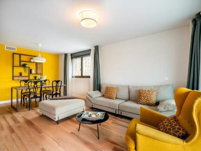 Avenida de Juan Antonio Samaranch, Madrid, Community of Madrid 28055