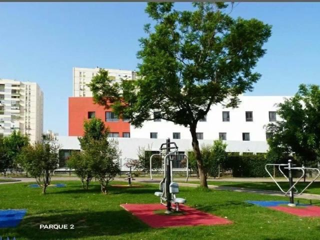 Avenida de Kansas City, Sevilla, Andalusia 41007