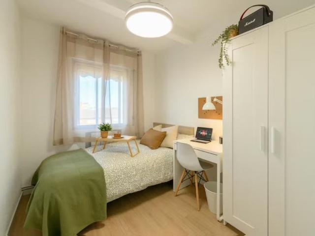 Avenida de las Ciudades, Getafe, Community of Madrid 28903