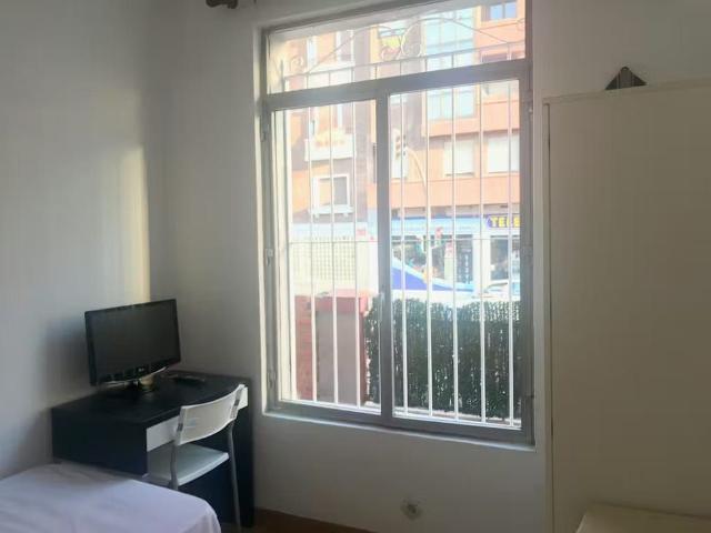 Avenida de los Toreros, Madrid, Community of Madrid 28028
