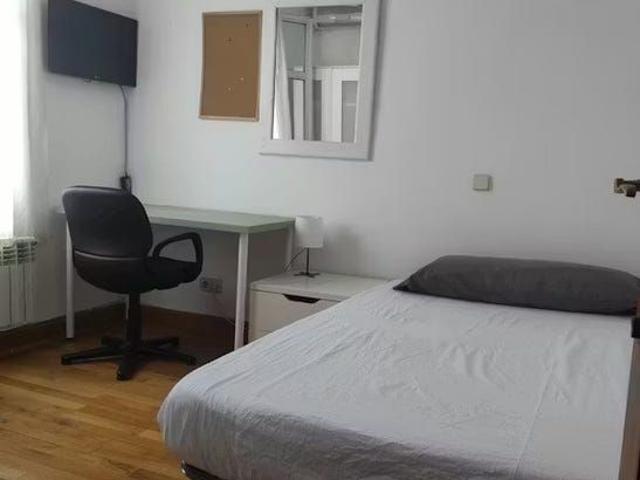Avenida de los Toreros, Madrid, Community of Madrid 28028