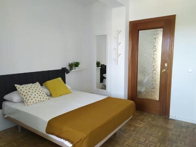 Avenida de Portugal, Madrid, Community of Madrid 28011