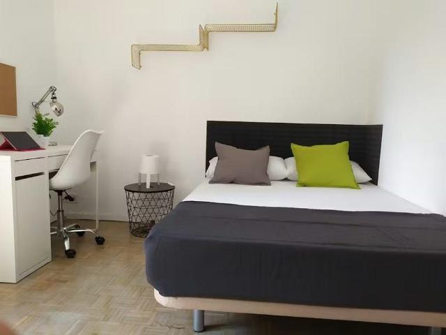 Avenida de Portugal, Madrid, Community of Madrid 28011