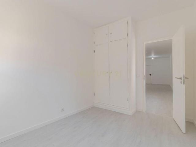 Avenida de Santo António no 15, Porto de Mós, Portugal, Coronado são Romão e São Mamede, Leiria 2480 307