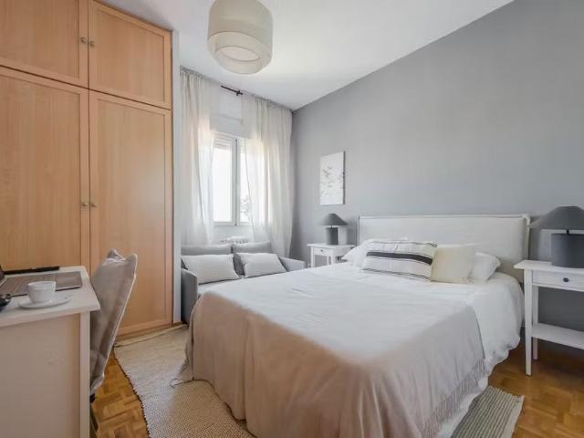 Avenida del Llano Castellano, Madrid, Community of Madrid 28034