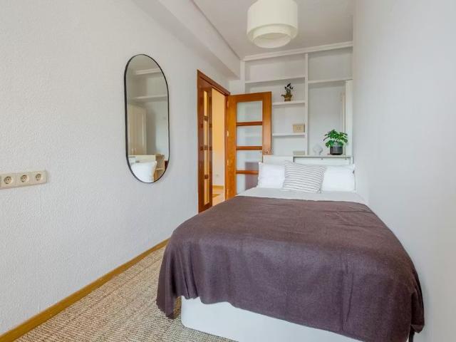 Avenida del Llano Castellano, Madrid, Community of Madrid 28034