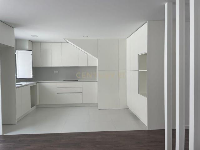 Avenida Dr. António José de Almeida 76 a 80, Viseu, Viseu 3510 048