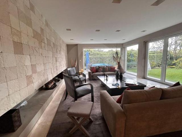 Avenida real del country: Casa en venta en Lomas Country Club