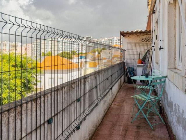 Avenida 5 de Outubro, 12, 3º andar esquerdo