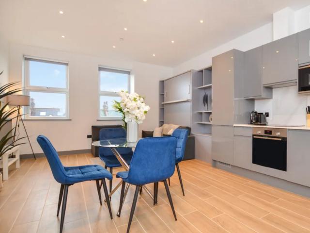Avenir Court, Ballards Lane, N12 1 bed apartment to rent £1,950 pcm £450 pw