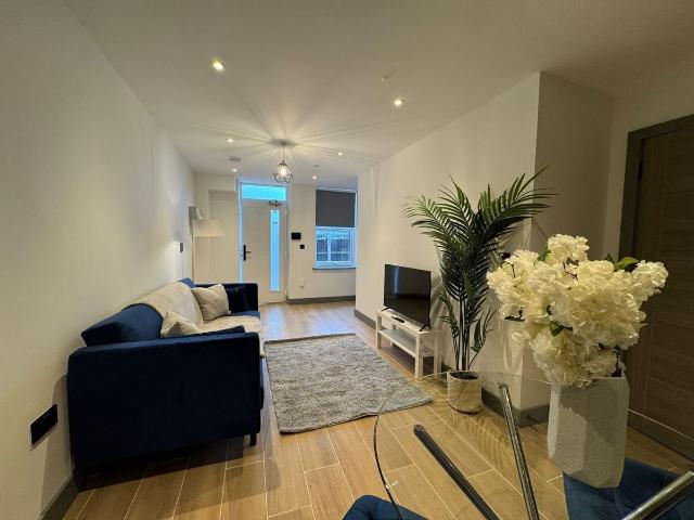 Avenir Court, Ballards Lane N12, 1 bed flat to rent, £1,950 pcm | PrimeLocation