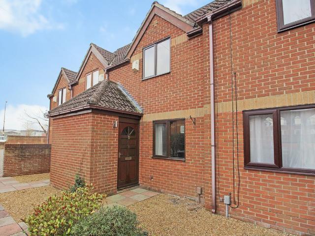 Avenue Court, Warminster, Wiltshire BA12, 1 bed terraced house to rent, £850 pcm | PrimeLocation