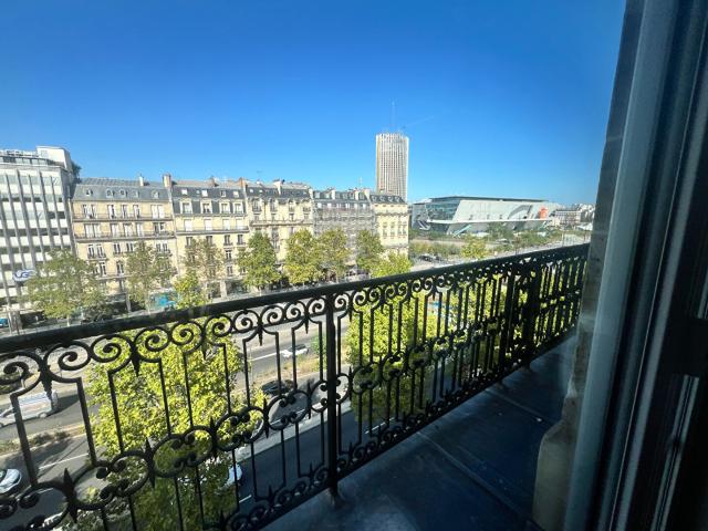Avenue Charles de Gaulle, Neuilly Sur Seine, 5 pièces, 134.95 m2