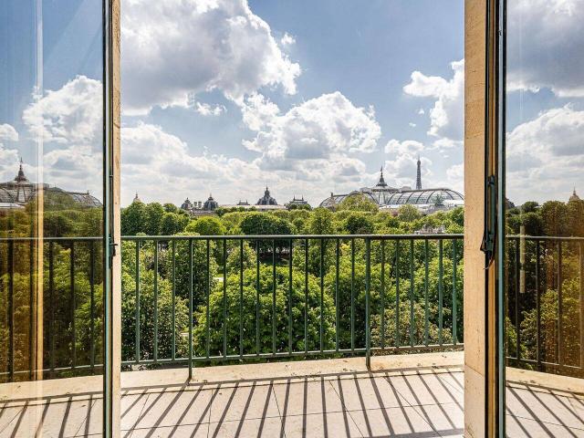 Avenue Gabriel Duplex 206 m², terrasse 135 m², vue Tour Eiffel
