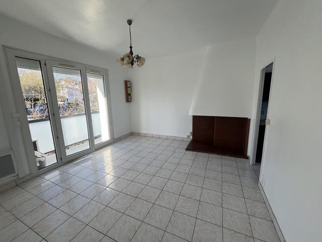 Avenue de Castres T3 traversant de 56.84m2 avec balcon et climatisation