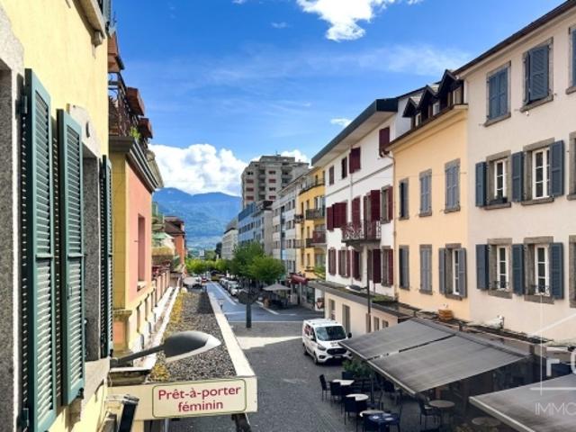 Avenue de la Gare 5 an der Fußgängerstraße, gemischt genutztes Gebäude zur Renovierung