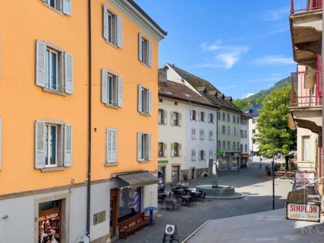 Avenue de la Gare 5 an der Fußgängerstraße, gemischt genutztes Gebäude zur Renovierung