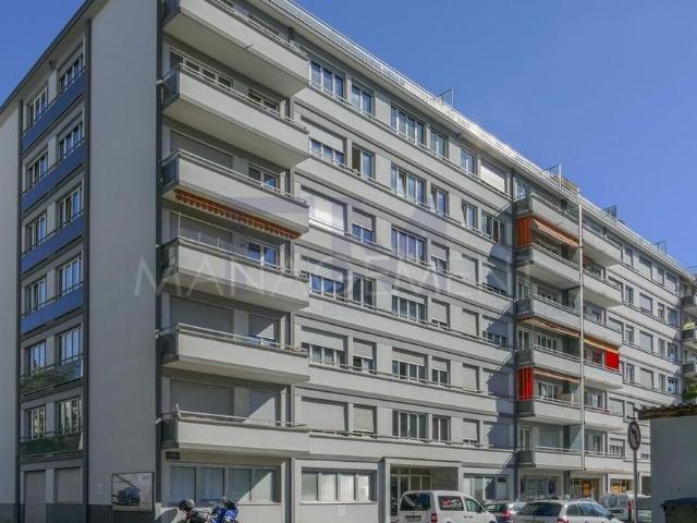 Avenue De Luserna 5 rooms of approx. 84 m² on the 3rd floor