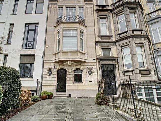 Avenue de Tervuren Townhouse 5 bedrooms + Offices and outd