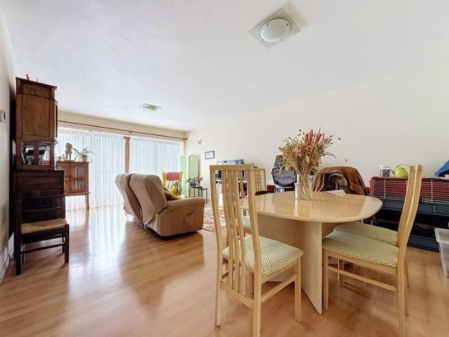 Avenue du Frioul: apartment with 2 bedrooms, terrace, cellar