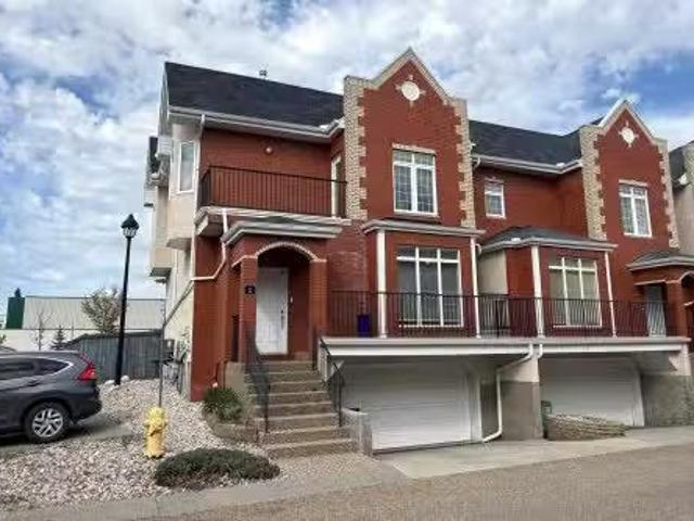 Avenue, Edmonton, AB, T5Z 3Y2 townhouse for sale Listing I.