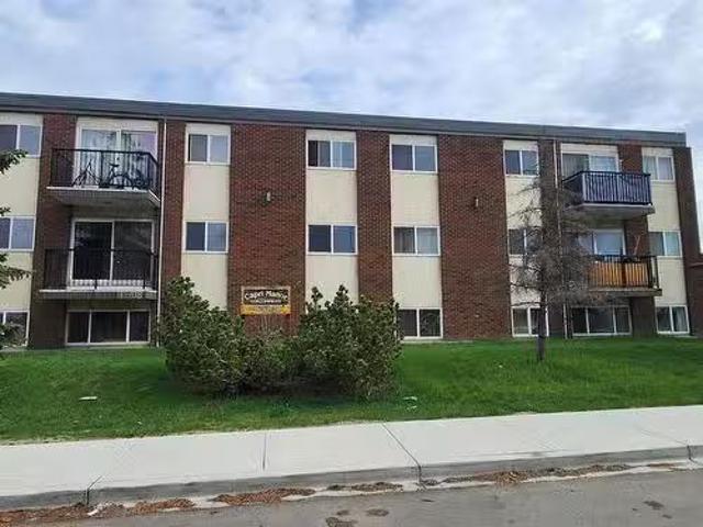 Avenue, Edmonton, AB, T5E 0C5 condo for sale Listing ID E4.