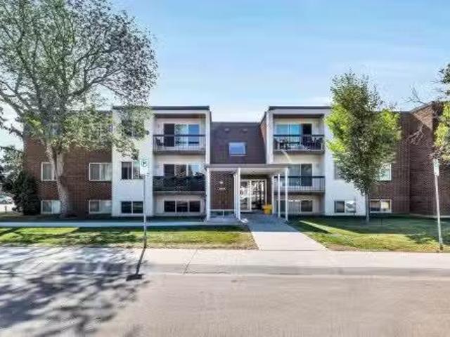 Avenue, Edmonton, AB, T6J 0T9 condo for sale Listing ID E4.