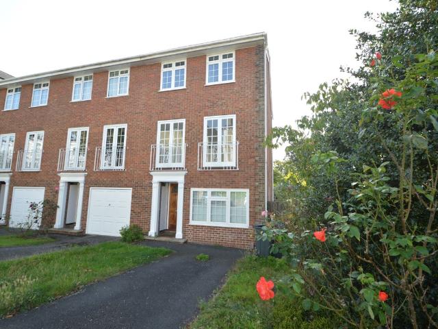 Avenue Elmers, Surbiton KT6, 3 bed town house to rent, £2,900 pcm | PrimeLocation