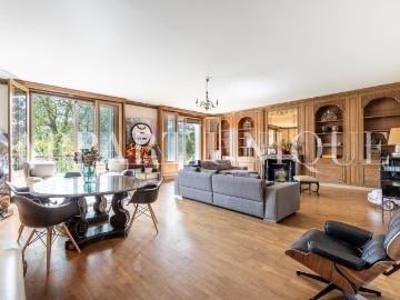 AVENUE FOCH SUPERBE APPARTEMENT FAMILIAL ET DE RECEPTION