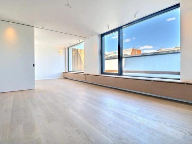 Avenue Louise 2 bedroom Apartment