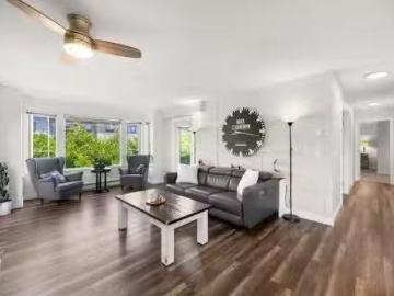 Greater Vancouver - Balcony, Fireplace