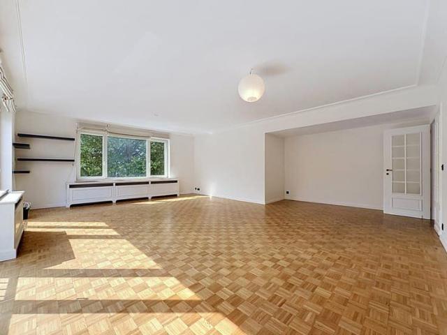 Avenue Molière Beautiful 2 bedroom apartment