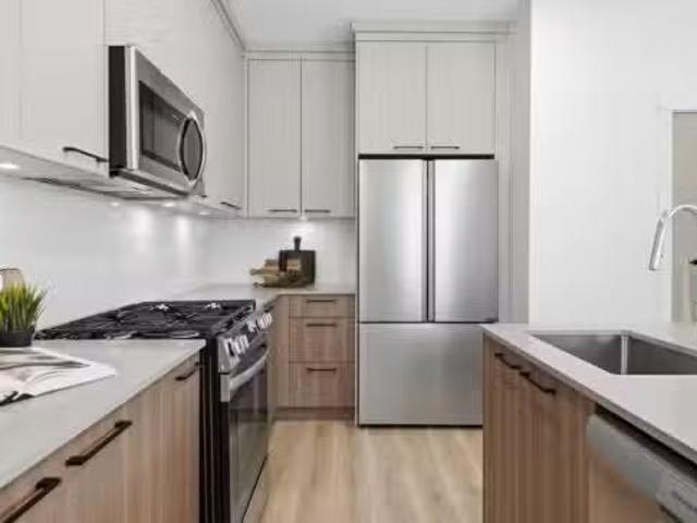 Avenue, Surrey, BC, V4A 2J7 lease for lease Listing ID R31.