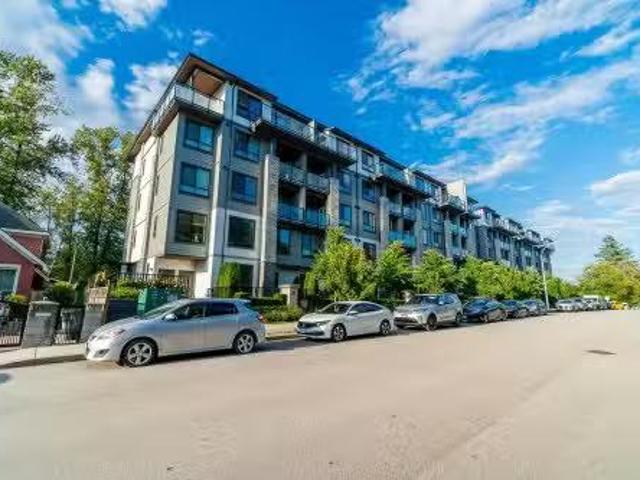 Avenue, Surrey, BC, V3R 0G2 Single Family Property For Sale.