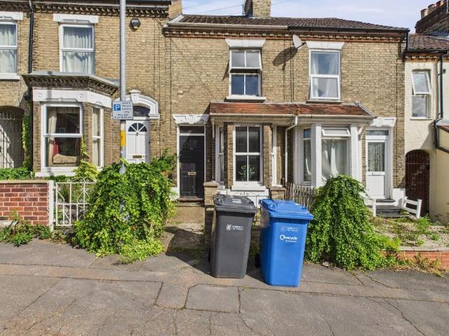 Avenue Road 4 bed terraced house to rent £1,595 pcm £368 pw